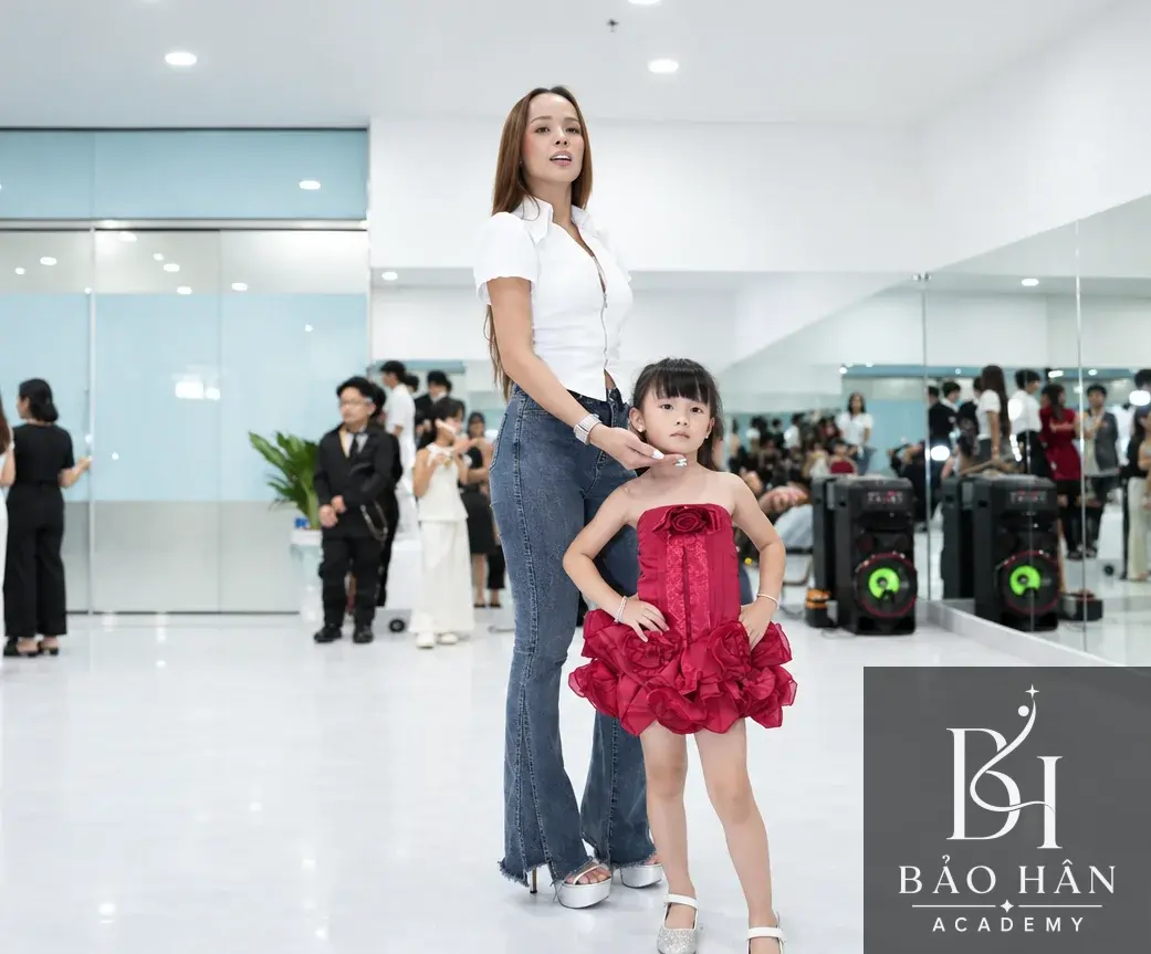 Đào tạo người mẫu nhí
