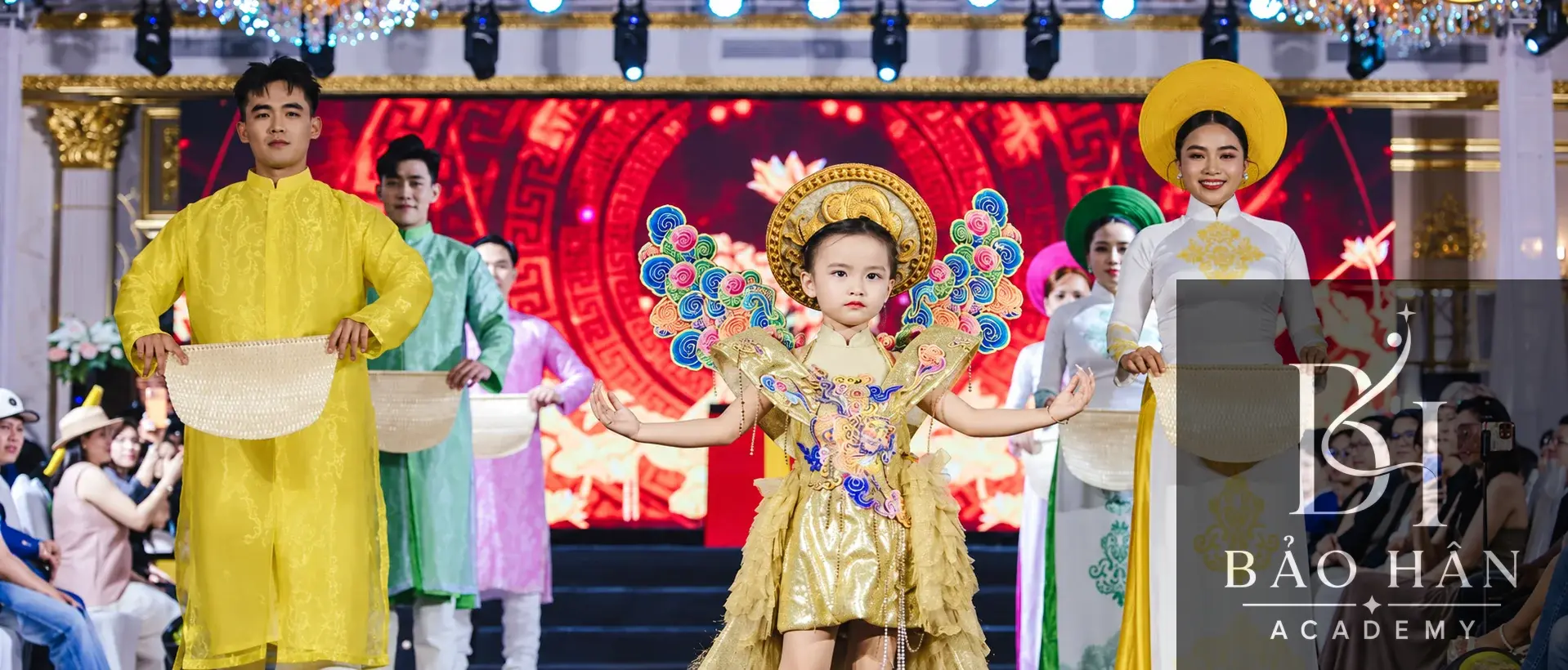 Bảo Hân Entertainment Fashion Runway Show 2026 